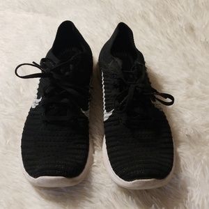 Black Nike Flyknit Shoes